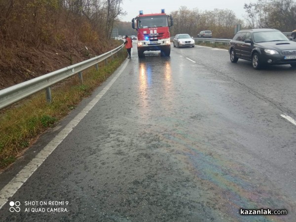 Два автомобила катастрофираха край Ягода 