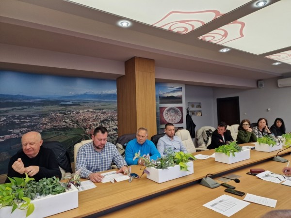 Кметът на община Казанлък връчи трудовите договори на новоизбраните кметове на населени места