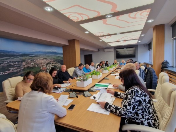 Кметът на община Казанлък връчи трудовите договори на новоизбраните кметове на населени места