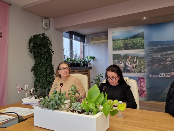 Кметът на община Казанлък връчи трудовите договори на новоизбраните кметове на населени места