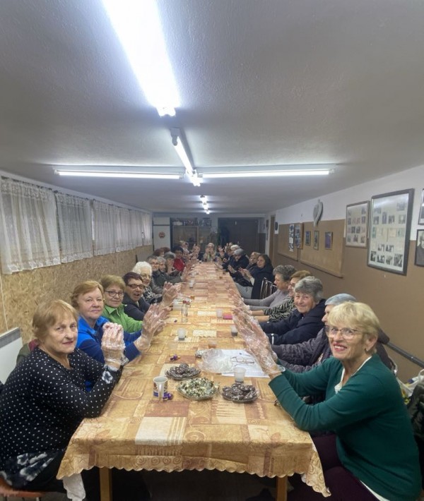 Дамите от енинския клуб “Любородие“ се поглезиха с разкрасителен ритуал от клуб „Хармония СПА“