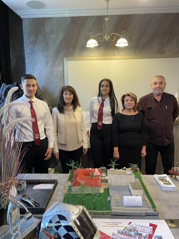 Ученици от Механото – участници в национален и международен форум