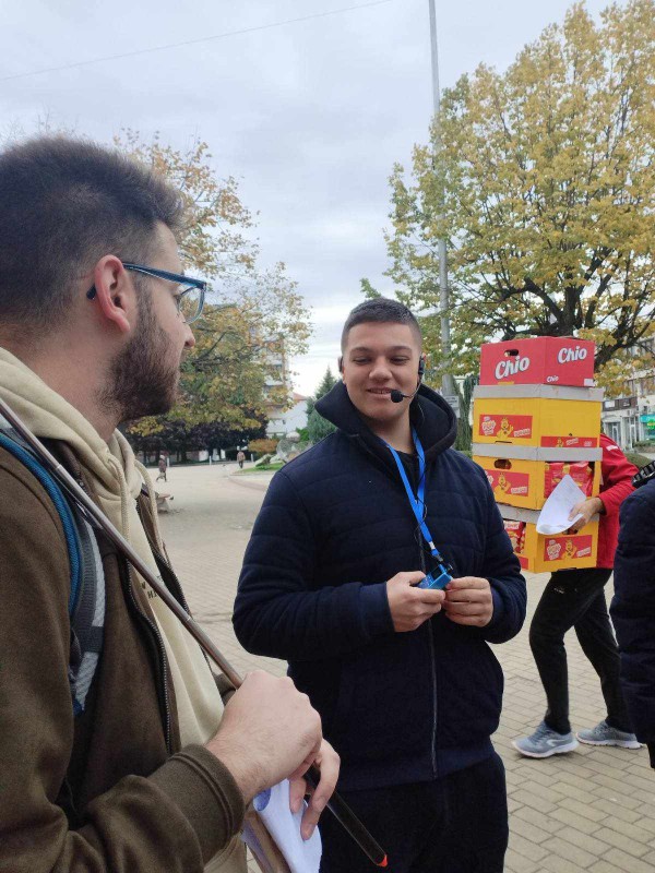 Екскурзоводите на ПГЛПТ с практически Сити тур в Казанлък