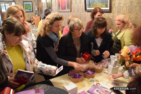 Ценка Местанска гостува в гр. Казанлък по покана на арт студио „Ненова и Лангуров“