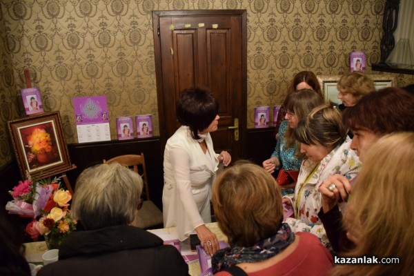 Ценка Местанска гостува в гр. Казанлък по покана на арт студио „Ненова и Лангуров“