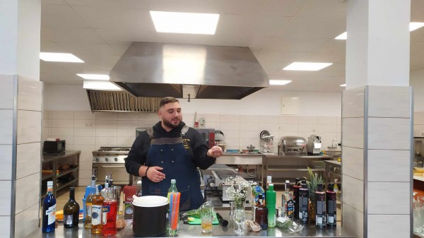 Ресторантьорите на ПГЛПТ с открити уроци и демонстрации в Европейската седмица на професионалните умения