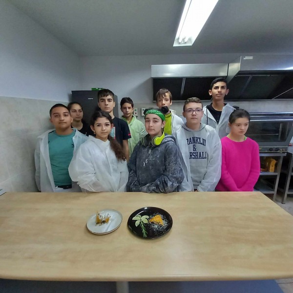 Ресторантьорите на ПГЛПТ с открити уроци и демонстрации в Европейската седмица на професионалните умения