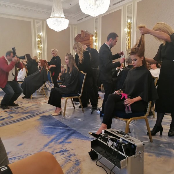 Коафьорът Радослав Канджев от Hair STUDIO получи високо отличие от Световната Асоциация на фризьорите