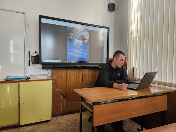 Десетокласниците от ПХГ “Св.Св. Кирил и Методий“ представиха визуална разходка из популярни дестинации от света и България