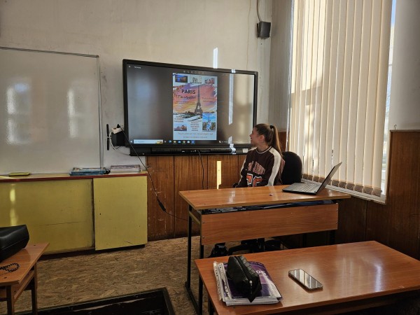 Десетокласниците от ПХГ “Св.Св. Кирил и Методий“ представиха визуална разходка из популярни дестинации от света и България