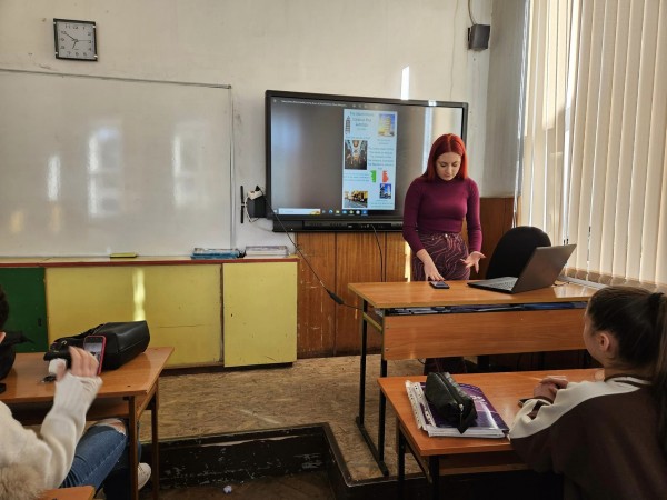 Десетокласниците от ПХГ “Св.Св. Кирил и Методий“ представиха визуална разходка из популярни дестинации от света и България