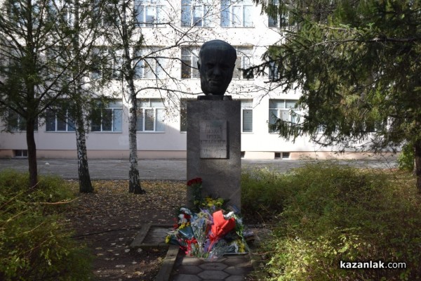 Казанлъчани отдадоха почит пред делото на великия композитор академик Петко Стайнов