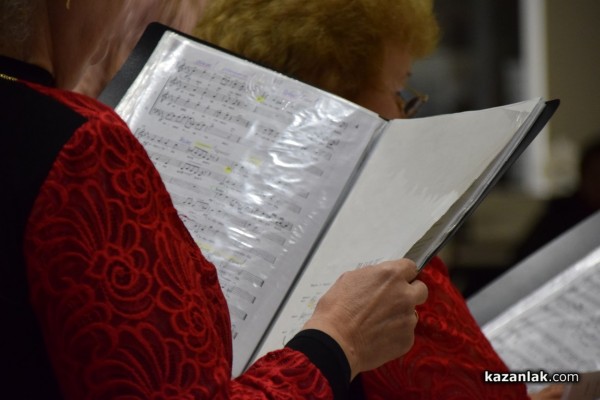 Смесен хор “Петко Стайнов“ подари незабравими емоции на казанлъшката публика 