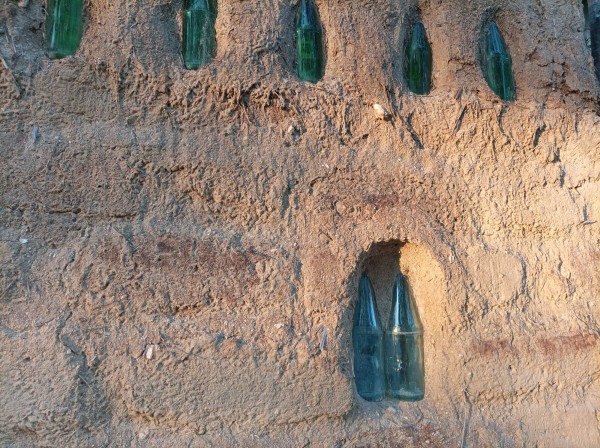 Джоана Брадшоу – между  Дома на Ахинора и Долно Изворово