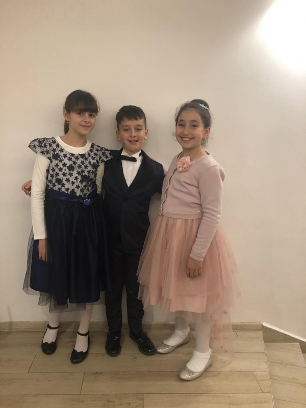 Талантите от школата по изкуства “Емануил Манолов” при НЧ “Искра – 1860” и  СУ “Екзарх Антим I” с куп награди от международен конкурс