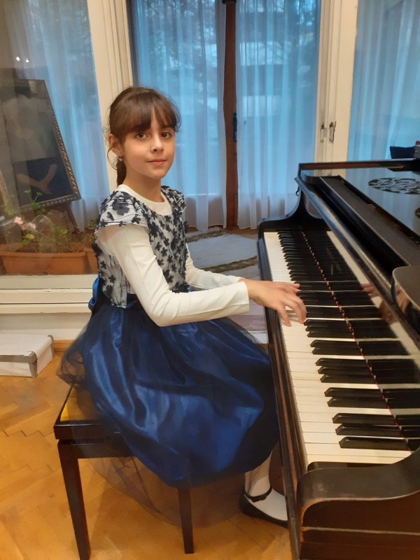 Талантите от школата по изкуства “Емануил Манолов” при НЧ “Искра – 1860” и  СУ “Екзарх Антим I” с куп награди от международен конкурс