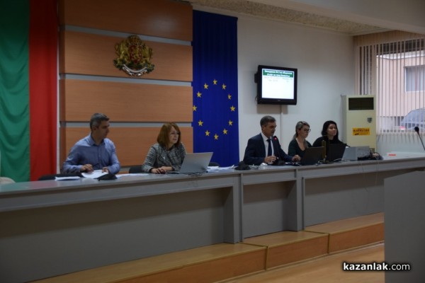 Общинските съветници на Казанлък не се разбраха за състава на постоянните комисии, предстои нова извънредна сесия 