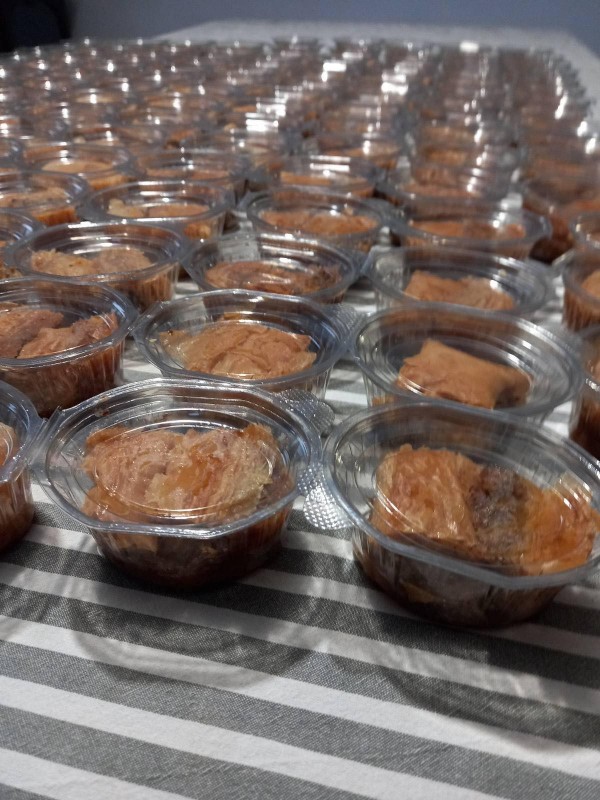 По случай днешният празник, Ротари клуб - Казанлък осигури топъл обяд на 140 човека 