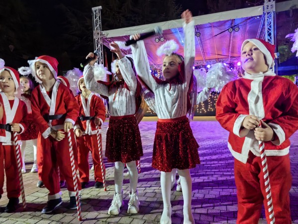 Сияещият град - вълшебства и радост през Коледните дни