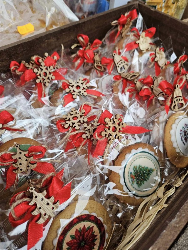 Магията на Дарението: Благотворителен Коледен базар в село Розово