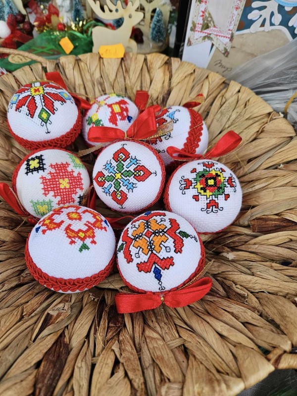 Магията на Дарението: Благотворителен Коледен базар в село Розово