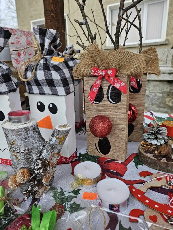 Магията на Дарението: Благотворителен Коледен базар в село Розово