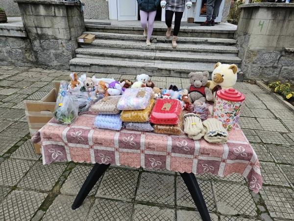 Магията на Дарението: Благотворителен Коледен базар в село Розово