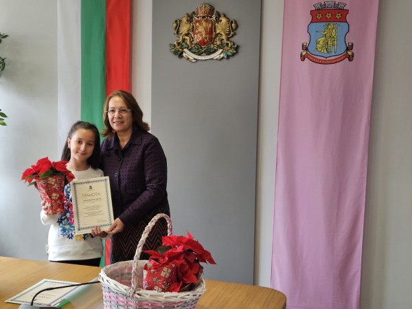 Стипендиантите на община Казанлък днес получиха своите отличия от Кмета на общината