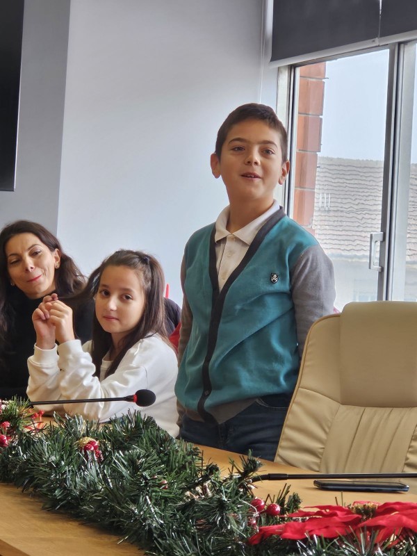 Стипендиантите на община Казанлък днес получиха своите отличия от Кмета на общината