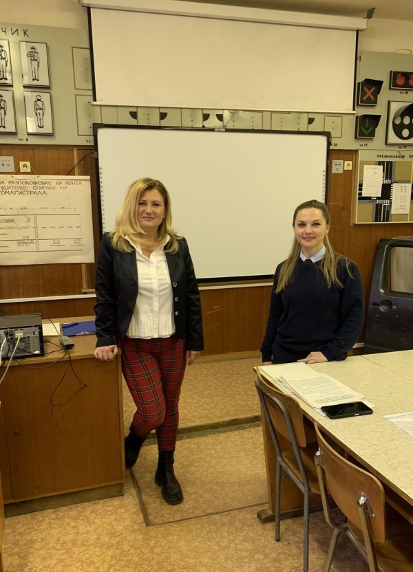 Курсът за професионална специализация „Младши полицейски инспектор (КОС)“ в ЦСПП-Казанлък приключи успешно 