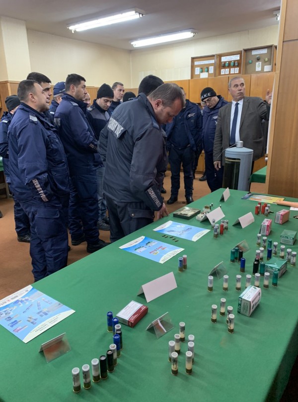 Курсът за професионална специализация „Младши полицейски инспектор (КОС)“ в ЦСПП-Казанлък приключи успешно 