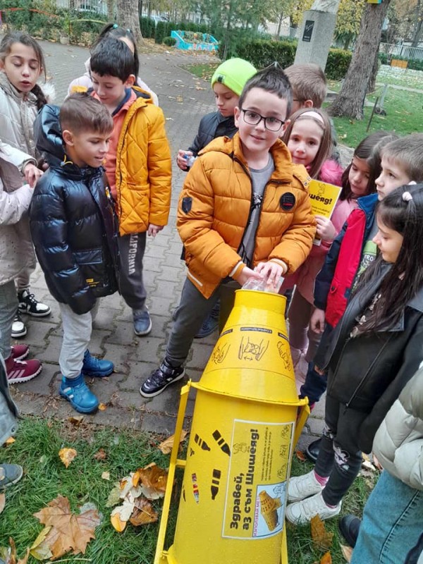 Продължават еко дейностите в ОУ “Георги Кирков“ част от Националната кампания „Искам да съм полезен... Рециклирай ме!“