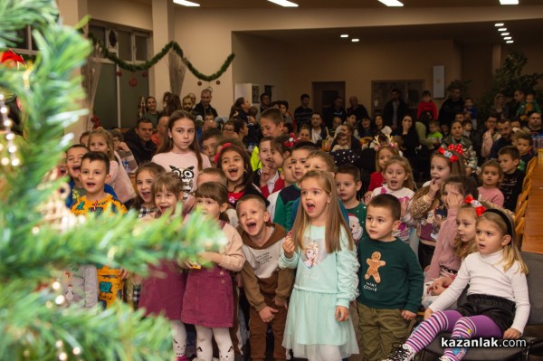 „М+С Хидравлик“ АД отново зарадва с коледни подаръци децата на служителите си
