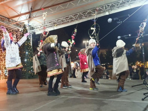 Празнична открита сцена на пл. “Севтополис“