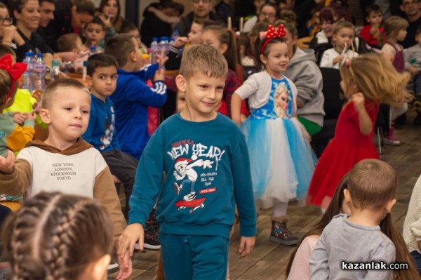 „М+С Хидравлик“ АД отново зарадва с коледни подаръци децата на служителите си