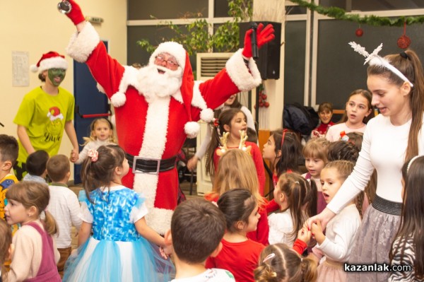 „М+С Хидравлик“ АД отново зарадва с коледни подаръци децата на служителите си