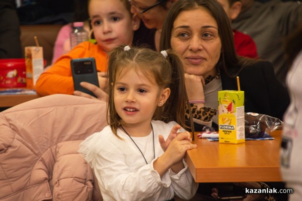 „М+С Хидравлик“ АД отново зарадва с коледни подаръци децата на служителите си