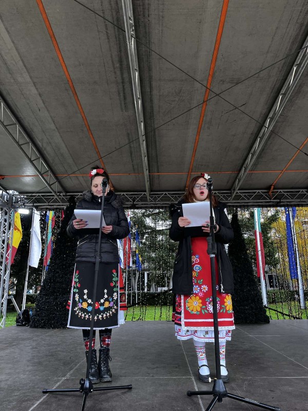 Открита сцена в снимки