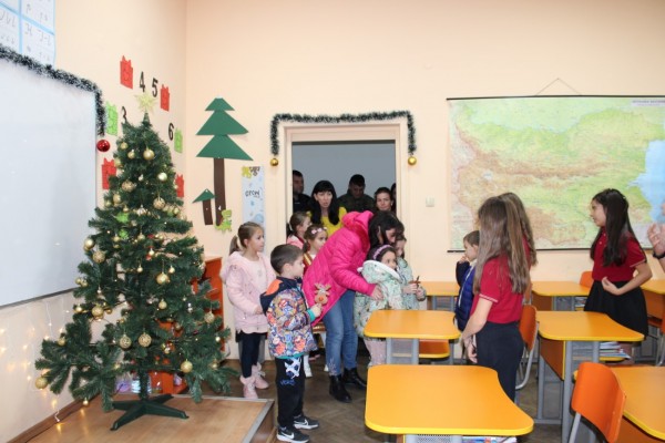 Бъдещи първокласници гостуваха в ОУ „Мати Болгария“