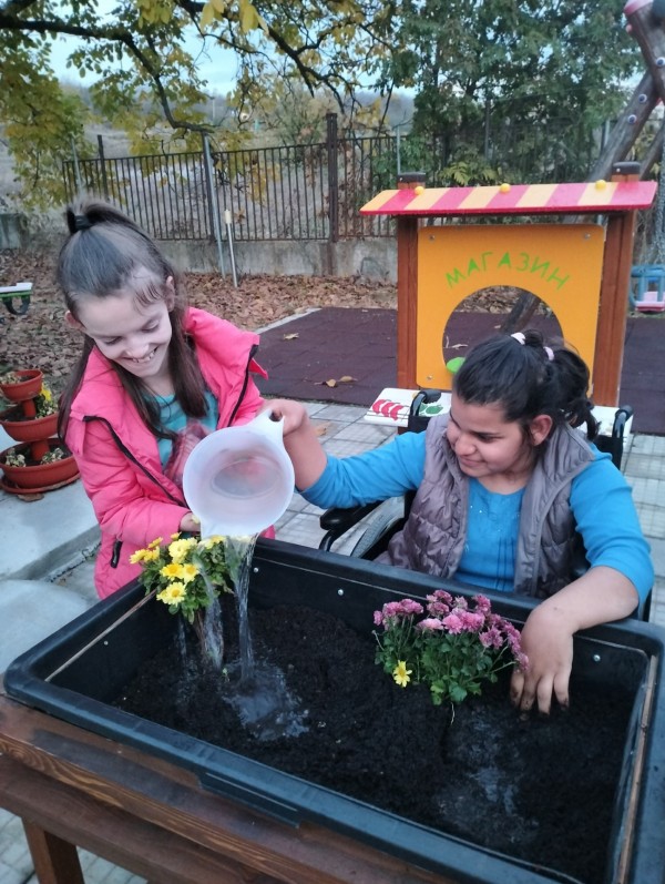 Нова терапевтична зона за деца с увреждания вече функционира в Казанлък