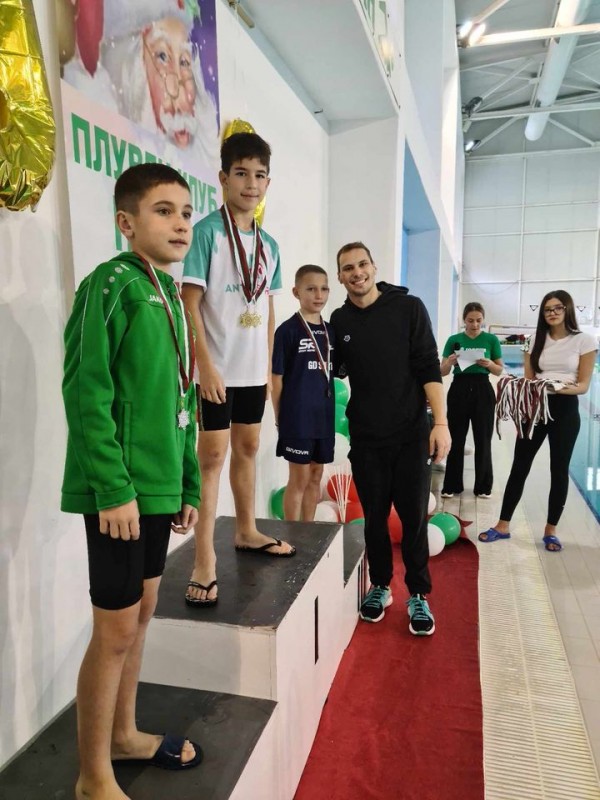 Седем медала завоюваха казанлъшките плувци в международния турнир “Дядо Коледа” 