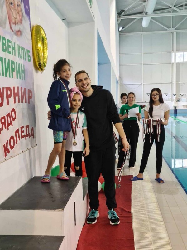 Седем медала завоюваха казанлъшките плувци в международния турнир “Дядо Коледа” 