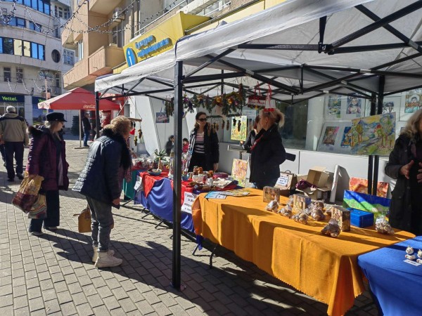 Коледен базар ни потапя в свят на вкусове и аромати