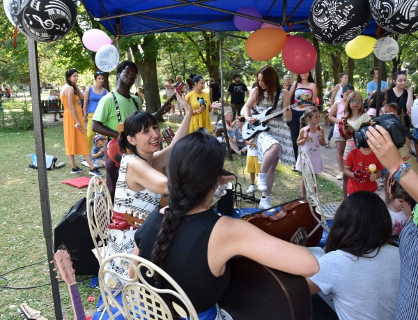 Коледно-новогодишни “Концерти за малчугани и великани“ в град Казанлък