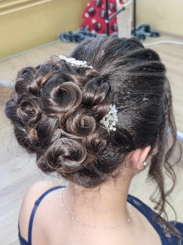 В ПГ „Акад. П.Стайнов“ засияха с новогодишна визия