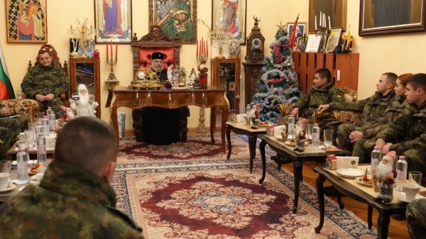 Митрополит Киприан проведе беседа с новите лейтенанти от Сухопътните войски