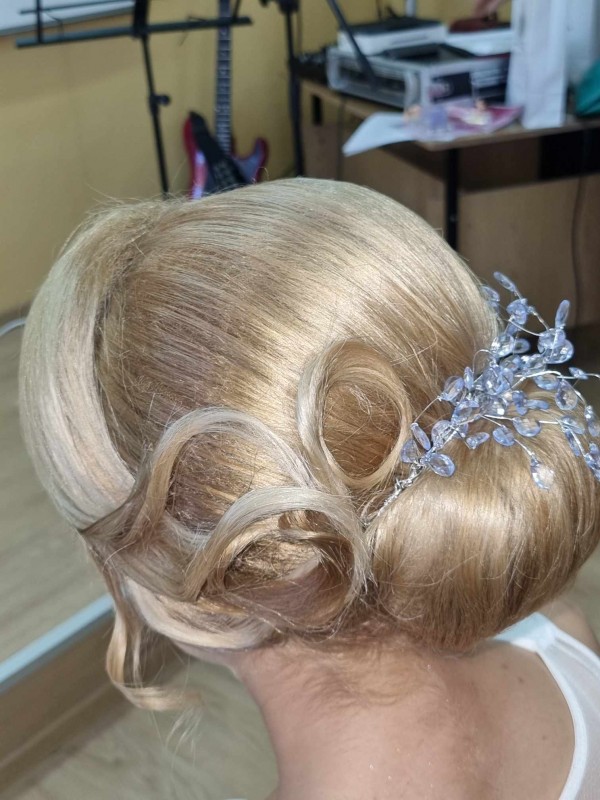 В ПГ „Акад. П.Стайнов“ засияха с новогодишна визия