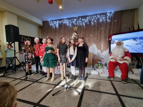 Благотворителен базар в ОУ “Св. Паисий Хиендарски“ събра 3660 лева в подкрепа на дете от училището 