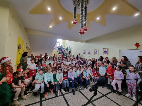 Благотворителен базар в ОУ “Св. Паисий Хиендарски“ събра 3660 лева в подкрепа на дете от училището 