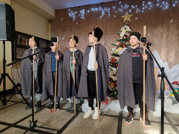 Благотворителен базар в ОУ “Св. Паисий Хиендарски“ събра 3660 лева в подкрепа на дете от училището 